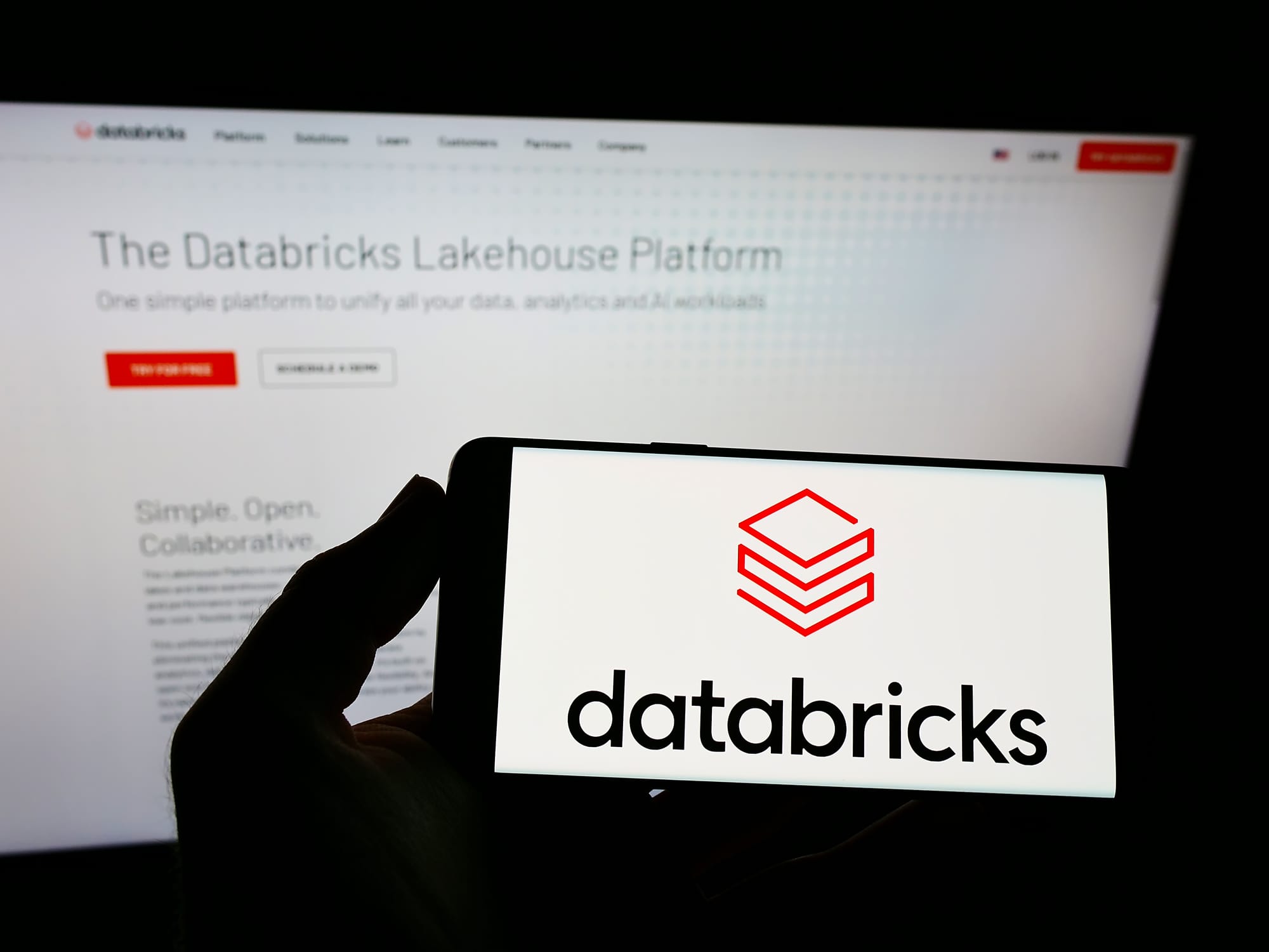 Databricks привлекает $1 млрд при оценке $100 млрд на фоне ИИ-бума