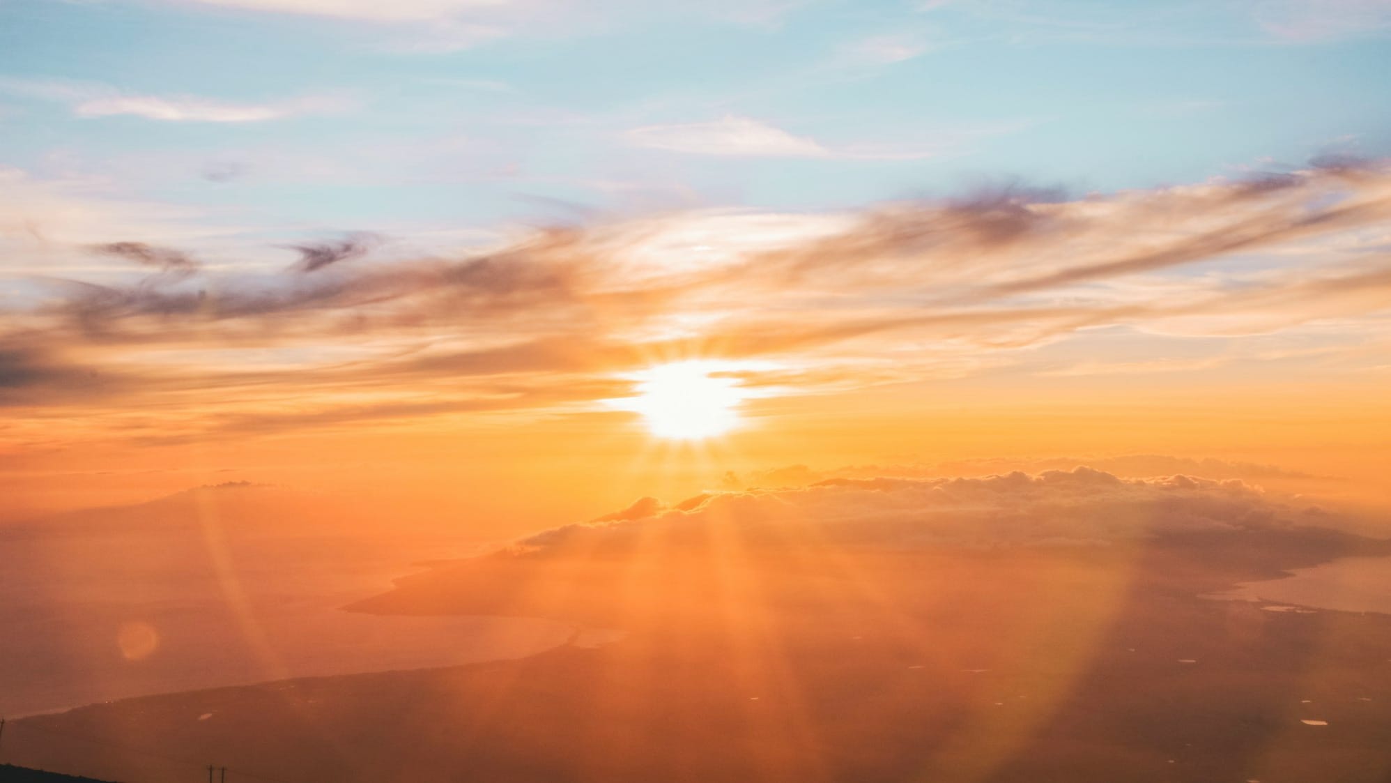 ИИ-модель NYUAD предсказывает солнечные бури за 4 дня: революция в защите спутников