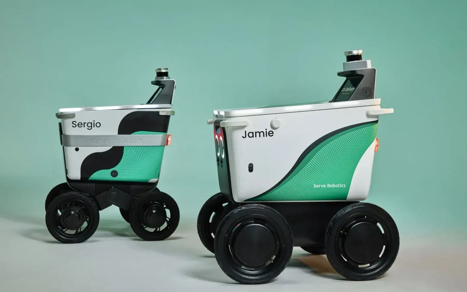Serve Robotics достигает исторической отметки в 1000 роботов доставки