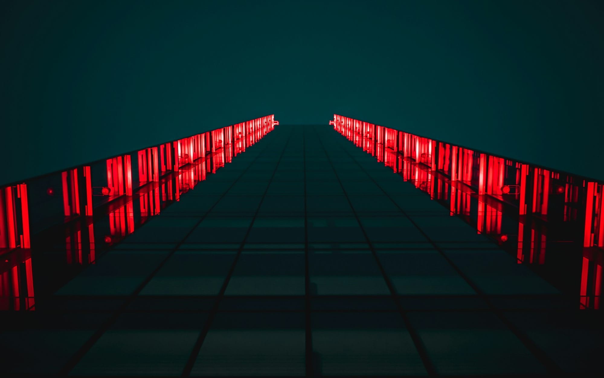 Китайский ИИ DeepSeek сломался от популярности: почему это хорошие новости