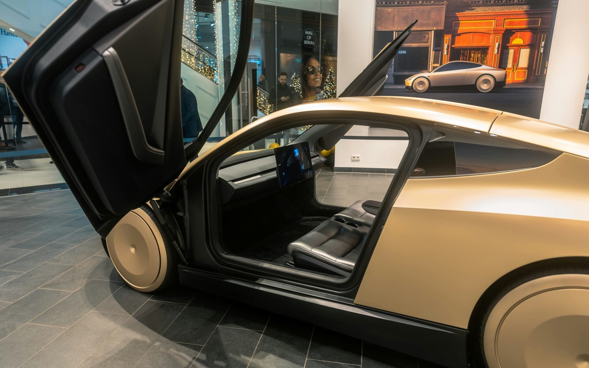 Tesla открыла доступ к приложению Robotaxi для всех пользователей США