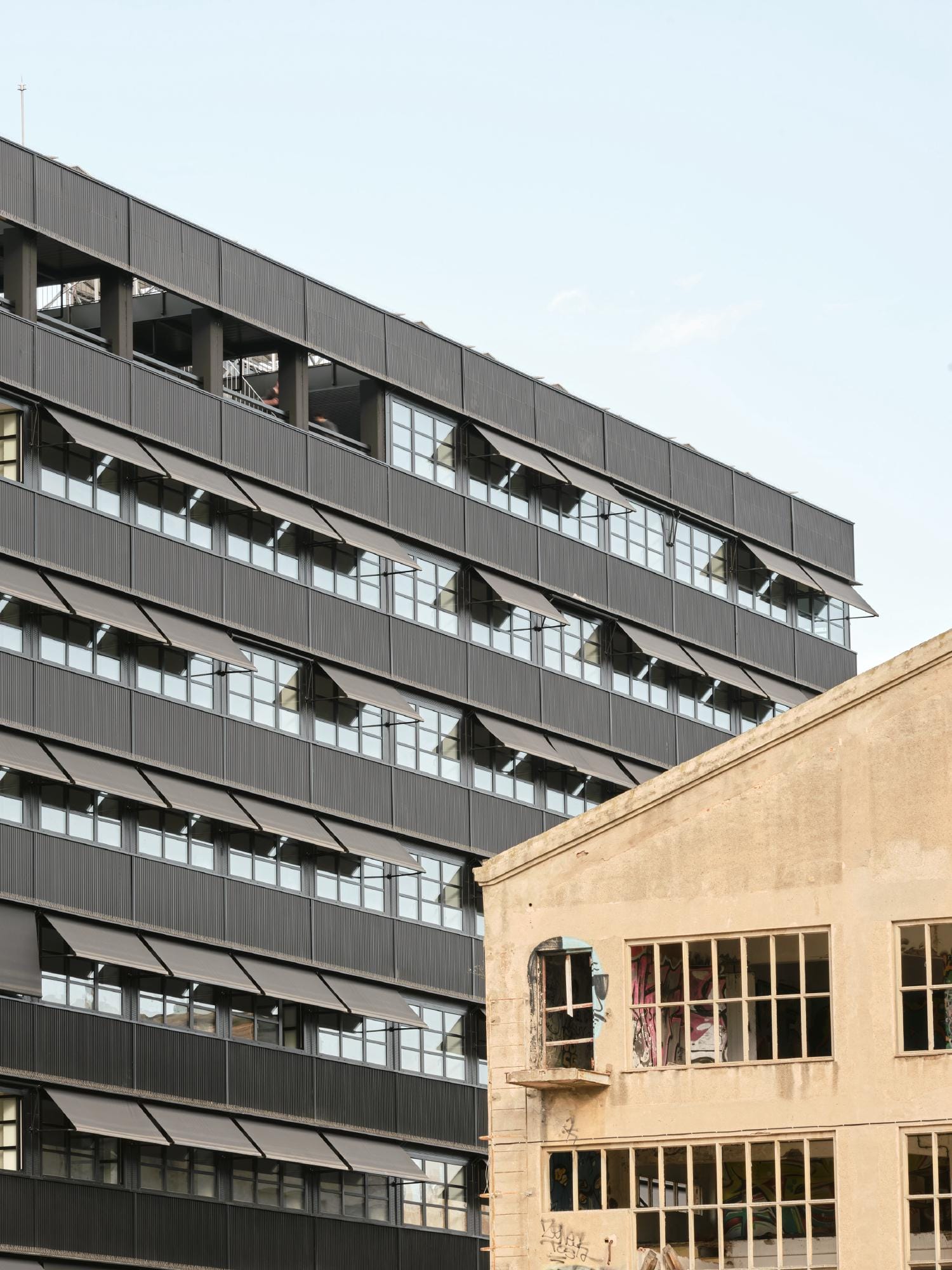 Барселона за 13 месяцев: как модульное строительство решает кризис доступного жилья